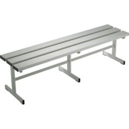 Wolf Banco de vestiário, de um lado , ripas em PVC, pé em T, cinzento claro, comprimento 1500 mm, Banco de vestiário, de um lado, ripas em PVC, pé em T, cinzento claro, comprimento 1500 mm. Tubo quadrado em aço 40 x 20 x 2 mm. Capas finais pretas aparafus
