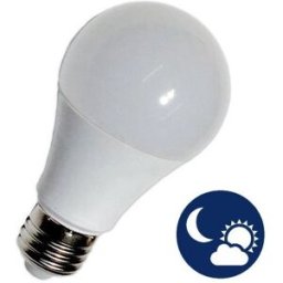 Lampada LED E27 A60 220V 9W Branco 4000K 806Lm c/ Sensor Crepuscular (Dia/Noite) - WELL