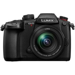 Máquina Lumix DC-GH5 MKII + Lente 12-60mm F3.5-5.6 - PANASONIC