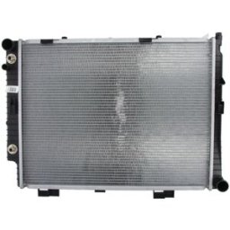 Radiador, arrefecimento do motor DENSO DRM17101
