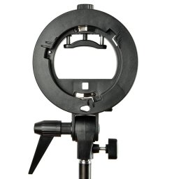 SUPORTE/ADAPTADOR PARA FLASH PORTATIL GODOX AD200