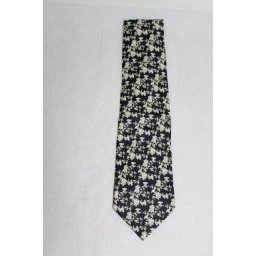 Cravata Yves Saint Laurent flori albe pe fond negru