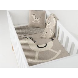 Paturica crosetata pentru casa si excursii 80 x 65 cm Rocking Horse