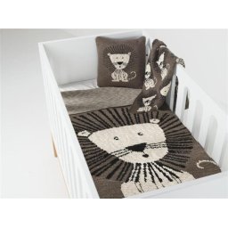 Paturica crosetata pentru casa si excursii 80 x 65 cm Lion