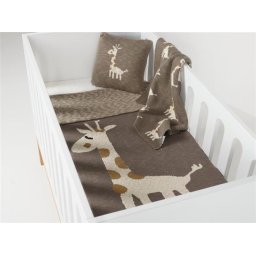 Paturica crosetata pentru casa si excursii 80 x 65 cm Giraf