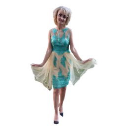 Rochie moderna de seara din tul crem cu broderie turcoaz (Marime: 40, Culoare: CREM-TURCOAZ)