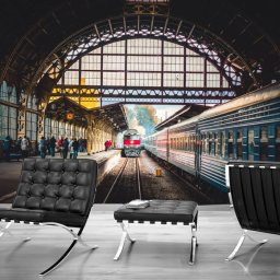 Fototapet Tren pe Calea Ferata in Gara GAR1 (Alege materialul: : Autocolant Perete Laminat Mat, MP: 1 mp)