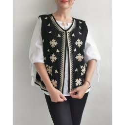 Vesta brodata cu model traditional Alina