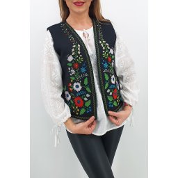 Vesta brodata cu model traditional Angi 4