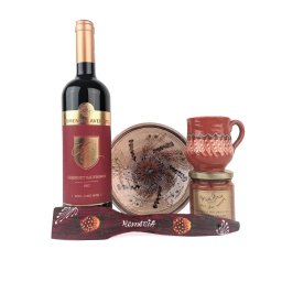 Coș cadou cu produse tradiționale românești "AMINTIRI DE POVESTE" (cod CAD028)