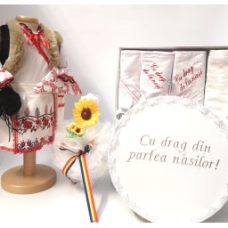 Set Traditional Botez Fetita - Costumas + Trusou + Cutie + Lumanare 4