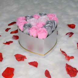 Aranjament floral Intimissimo cutie inima cu 15 trandafiri sapun (TIP PRODUS: Aranjament floral)