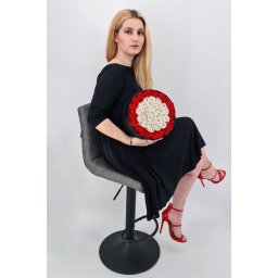 Set cadou , Trandafiri sapun , cutie neagra , Alb cu Rosu 2