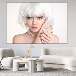 Tablou Canvas Femeie cu Par Blond si Unghii Aurii BGM14B (Dimensiune LxH: 105x70cm)