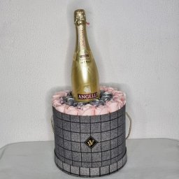 Cadou Silver Gift Aranjament floral in cutie rotunda cu trandafiri de sapun si spumant Angelli Cuvee Gold (TIP PRODUS: Aranjament floral)