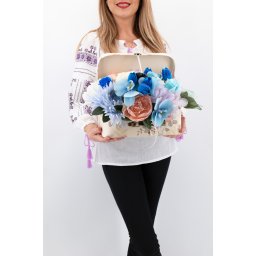 Aranjament floral - Valiza cu Flori - Mare 3