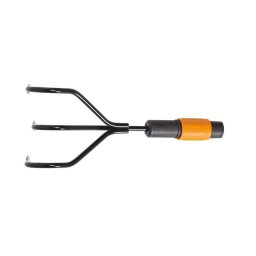 Cultivator cu 3 dinti