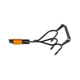 Cultivator cu 3 dinti