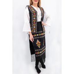 Costum Traditional Vesta si 2 Fote brodate cu model traditional 5