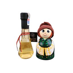 Pachet cadou cu papusa ceramica si palinca Celar 100 ml