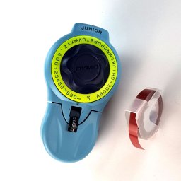 Aparat de etichetat manual DYMO Junior cu banda embosabila inclusa, produs resigilat 12746
