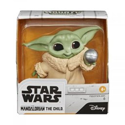 Hasbro Star Wars F12136 - Baby Yoda figurină care se joacă cu mingea