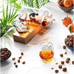 Decantor Sticla cu Ciocan in Interior + 2 Pahare Suport Lemn Kitchen