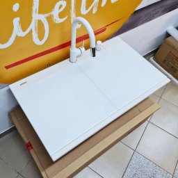 Chiuveta bucatarie granit dubla cu 2 cuve CookingAid Kinga LX8620 Alba Polar White + baterie,2 tocatoare sticla ,tavita inox ,dozator