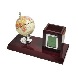 Set pentru birou cu glob pământesc – Lemn roșu lăcuit, ceas quartz, suport pixuri
