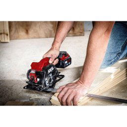 SKIL 3540 FA Mini fierastrau cu acumulator „Compact brushless“, turatie 6000 /min, 3 discuri de schimb si geanta de transport, doar corpul