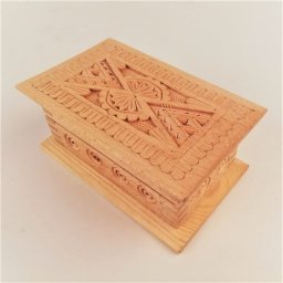 Cufar natur sculptat din lemn - 10x16x7 cm