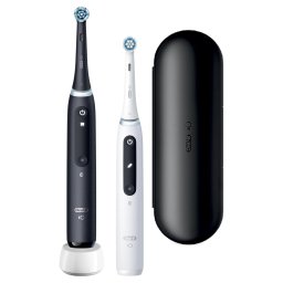 Set 2 x Periuta de dinti electrica Oral-B iO5 cu Tehnologie Magnetica si Micro-Vibratii, Inteligenta artificiala, Display conversational, Senzor de presiune Smart, 5 moduri, 2 capete Alb-Negru