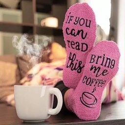 Sosete amuzante Bring Me Coffee Briose roz, Marime 35-40