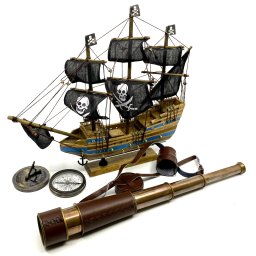 Pirates of the Seas: macheta corabie pirati, luneta functionala, busola + ceas solar functionale