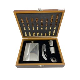 Cutie de sah cu set special pentru whisky si desfacator sticla
