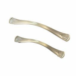 Manere pentru mobilier model 553 (Finisaj: Antic auriu, Distanta dintre gauri: 128 mm)