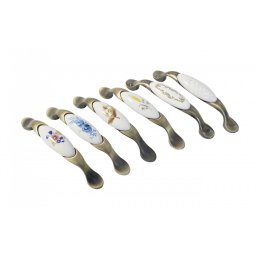 Manere pentru mobilier model W0520 (Distanta dintre gauri: 96 mm, Finisaj: Antic auriu/Trandafir albastru)