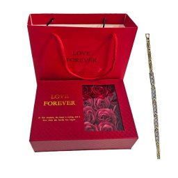 Set cadou Cutie Love Forever rosu, trandafiri rosii din sapun si bratara fashion