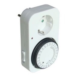 Programator electromecanic cu priză, zilnic 230V, 16A, IP20
