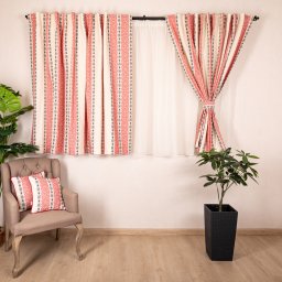 Set 5 piese rustice, 2 draperii scurte, Hiko Traditional cu 2 benzi de prindere si o perdea Ana voal ivoire, cu rejansa pentru galerie