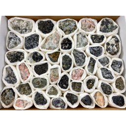 Cutie cu minerale pentru colectie, specimene unicat din Bulgaria - 2 Kg