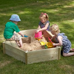 Lada De Nisip Castlewood Sandpit