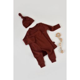Set 3 piese: bluzita cu maneca lunga, panataloni lungi si caciulita din bumbac organic si modal - caramiziu (marime: 12-18 luni)