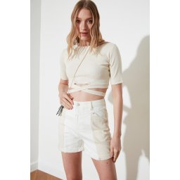 Pantaloni scurti dama, Trendyol Ekru