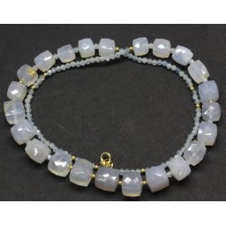 Colier Acvamarin Rotund Fatetat si Calcedonie Patrata - 7-10 x 5-9 mm - Accesorii GF