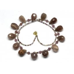 Colier Piatra Lunii Piersica cu Safir - Cuart Capsuna Rotund Briolete Fatetate - 10-12 x 16-18 mm - Accesorii GF