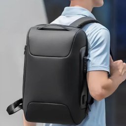 Rucsac antifurt barbati The SafeTrekker Waterproof USB
