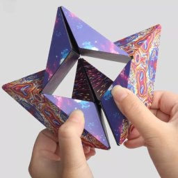 Puzzle 3D Magic Cub Magnetix cu peste 70 de forme
