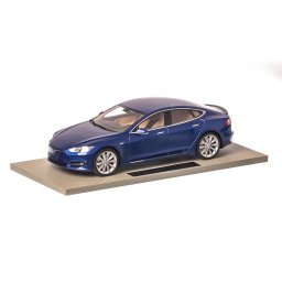 Tesla Model S Facelift 2012, macheta auto scara 1:18, albastru inchis, vitrina plexic, LS Collectibles