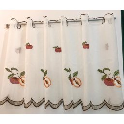Perdea tip in, brodata, scurta cu inaltime de 60cm, pentru bucatarie, Hiko Apple pentru prindere direct pe geam
